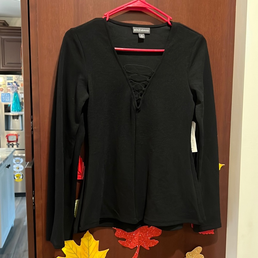 NWT 2 of 2 Women’s extra small fashion top.